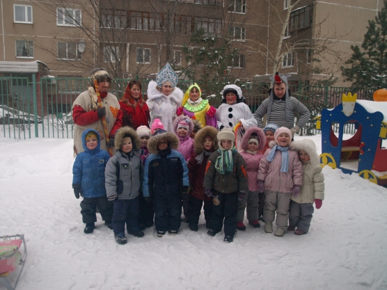 Смотреть фотографию №2 Фото №2 До праздника мы с детьми сделали уникальные постройки из снега
