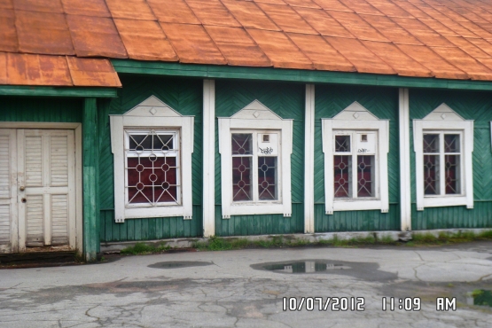 Смотреть фотографию №20 Фото №20 в городе есть и современные дома магазины