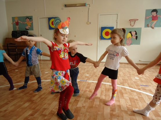 Танец игра младшая группа. Физкультурные занятия в детском саду. Танцы в детском саду. Физкультурные занятия в ДОУ. Танцевальные движения в ДОУ.