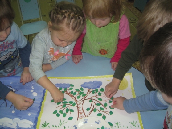 Совместная деятельность воспитателя с детьми в 1 младшей группе. Совместная работа с детьми в детском саду 2-3 года. Совместная деятельность в первой младшей первый снег.