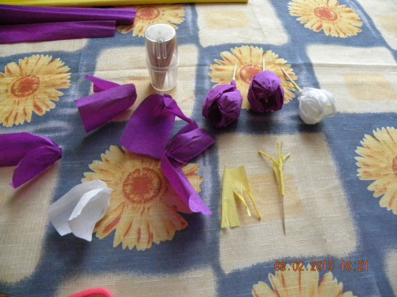 Цветы Подснежники из бумаги/ Бумажные цветы из гофрированной бумаги на 8 марта DIY