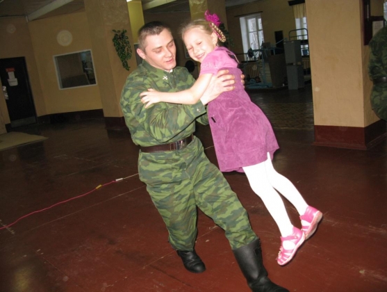 Смотреть фотографию №11 Фото №11 В танце передавать характер музыки её эмоционально образное содержание умение свободно ориентироваться в пространстве менять движения в соответствии с музыкальными фразами