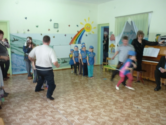 Смотреть фотографию №2 Фото №2 В группе каждый день мои почемучки готовятся к этому событию