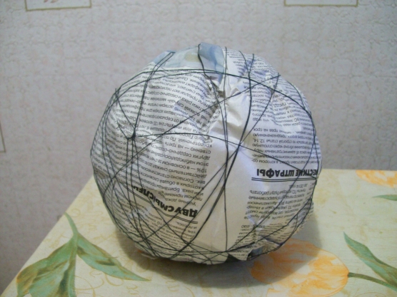 ​Декоративный шар из гофрированной бумаги