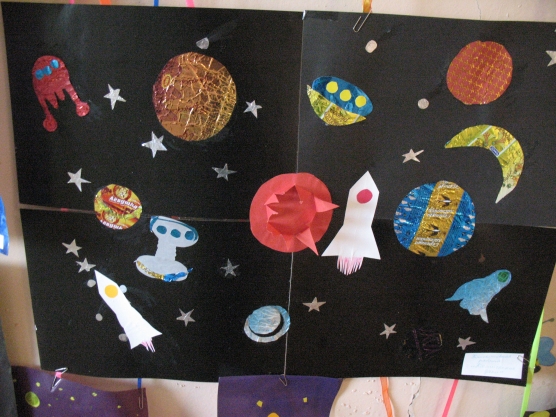 Познавательное развитие космос средняя группа. Аппликация ко Дню космонавтики в детском саду. Рисование космос в младшей группе. Рисование по космосу в средней группе. Рисование в младшей группе на тему космос.