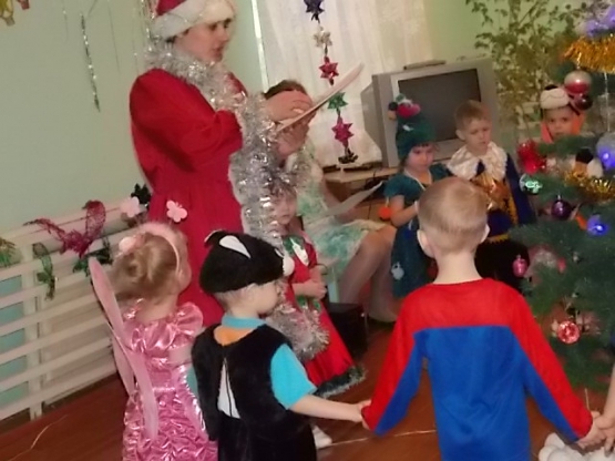 Новогодний утренник в младшей группе (фотоотчет) Фото Новогодний утренник в младшей группе (фотоотчет)