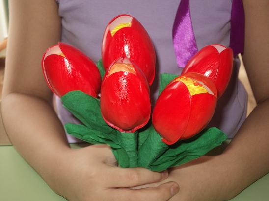 «Тюльпаны». Поделка из пластиковых ложек. Подготовительная группа (6–7 лет)