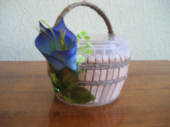 Корзинка из майонезного ведерка