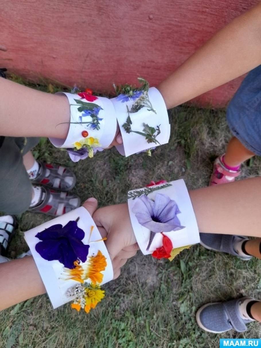 Летнее украшение с использованием природного материала «Браслет»