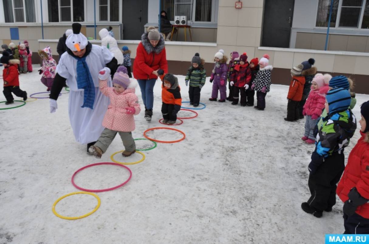 Зимние эстафеты в средней группе на улице. Спортивный праздник в детском саду на улице. Спортивный праздник в детском саду зимой.