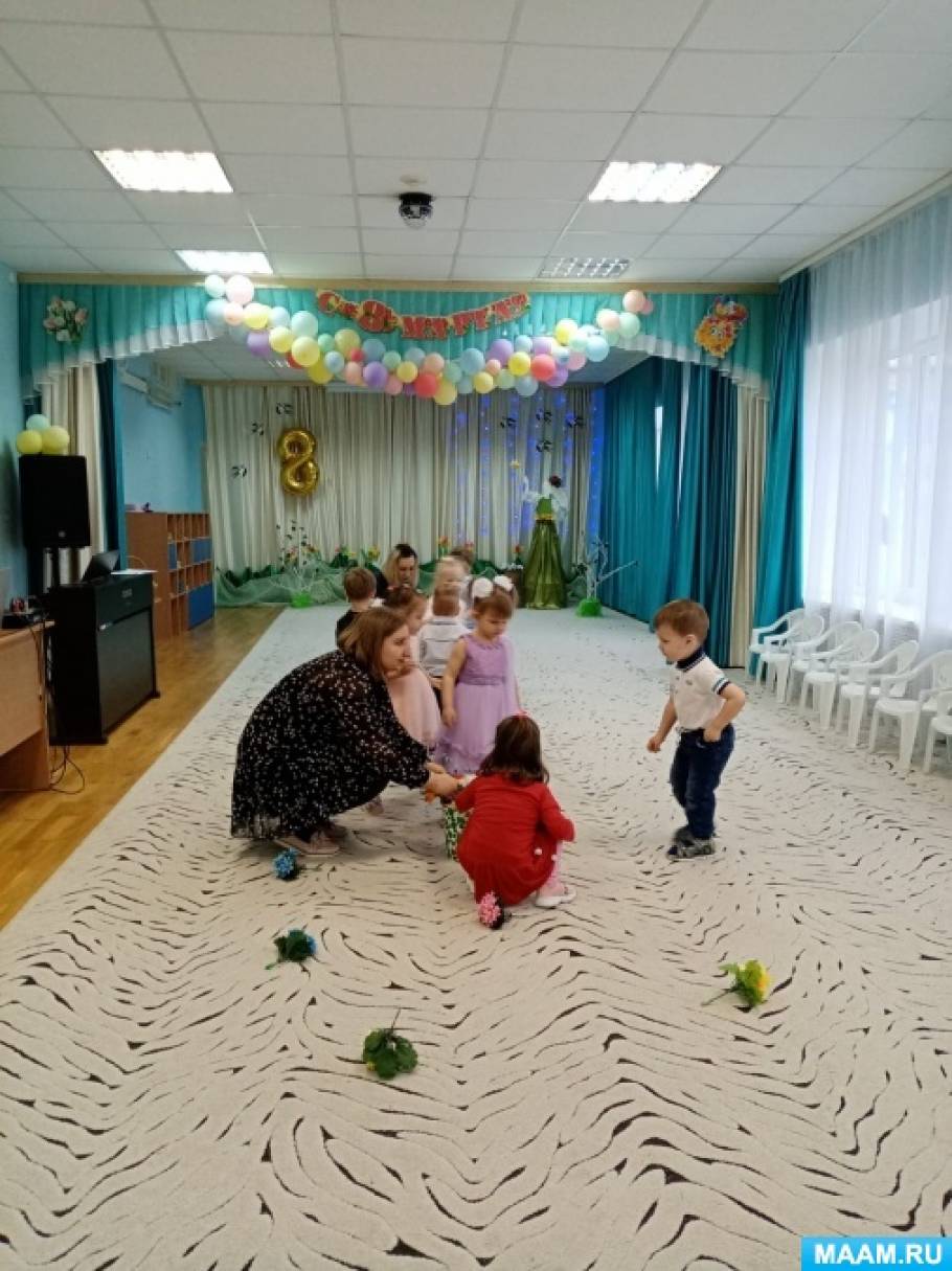скачать бесплатно сценарий 8 марта во второй младшей группе