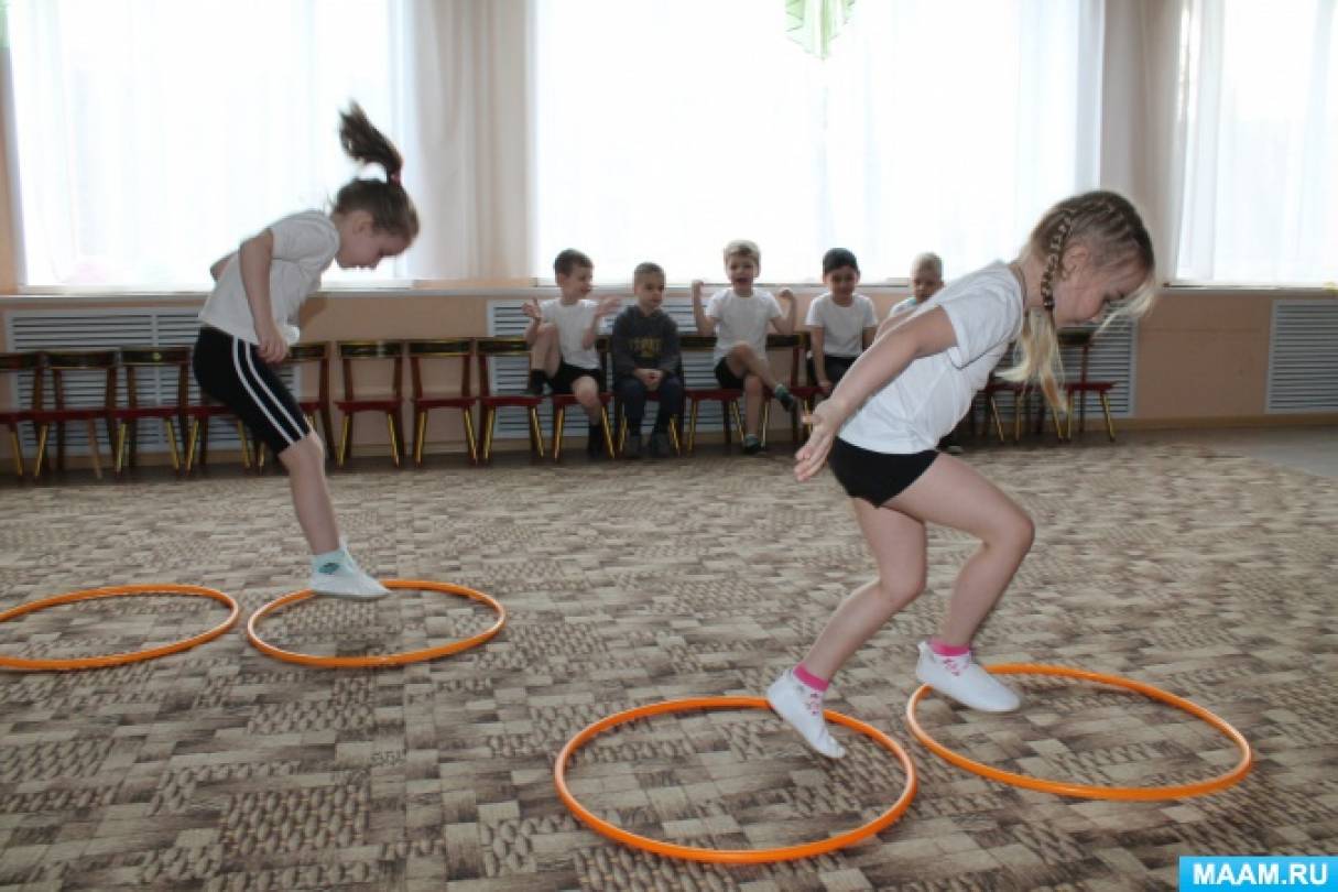 Спортивные досуги в детском саду. Спортивное развлечение в детском саду. Физкультурные досуги в детском саду досуг Веселые старты. Досуг в ДОУ Веселые старты. Веселые старты старшая группа.