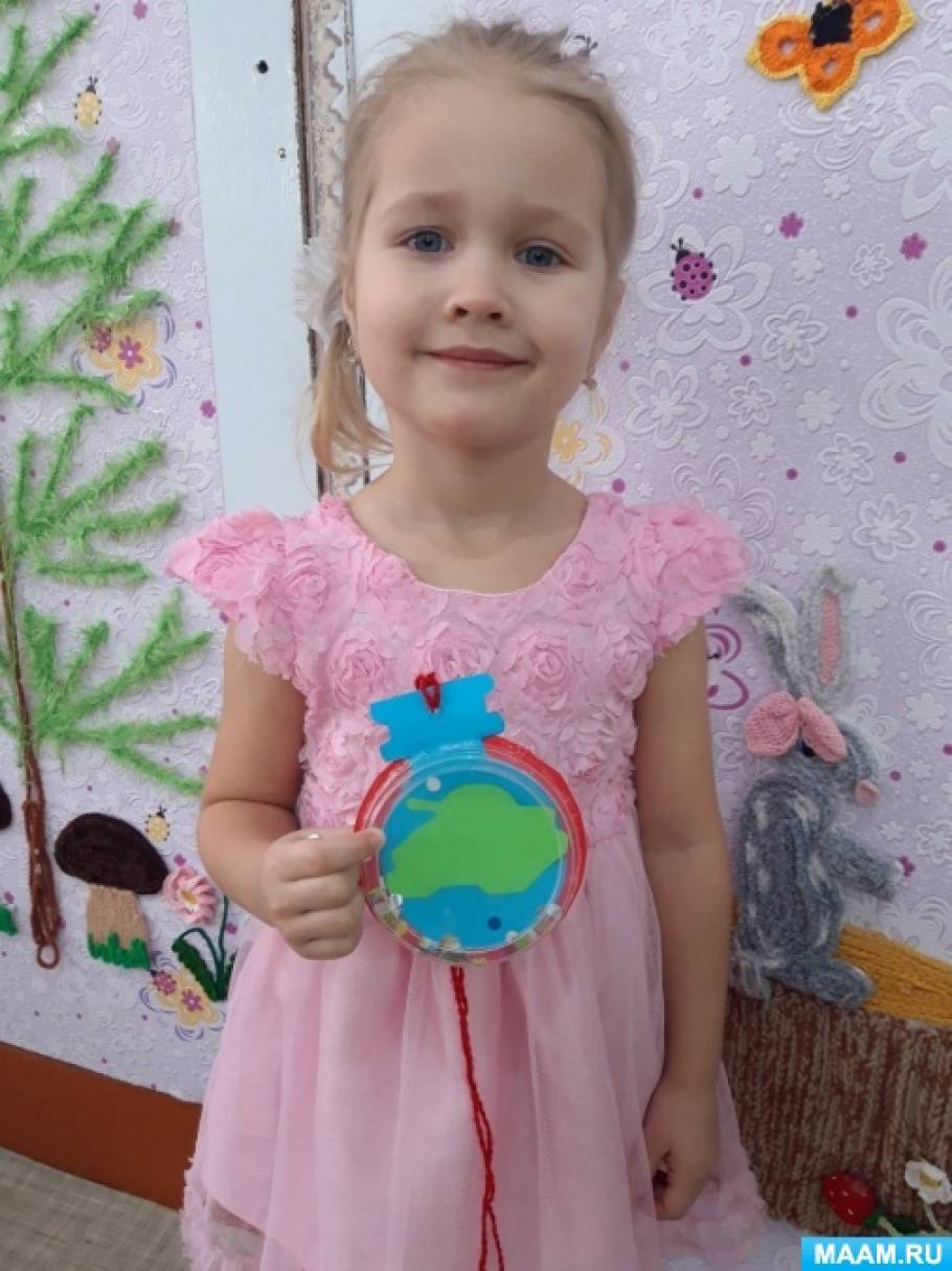 Смотреть фотографию №9 Фото №9 Следующий этап это склеивание деталий медали