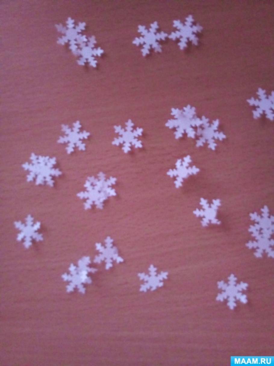 Снежинки из пенопласта своими руками. Как сделать снежинки из ваты. Как сделать снежинки из ваты. Снежинки из ваты для детей. Снежинки из ушных палочек.