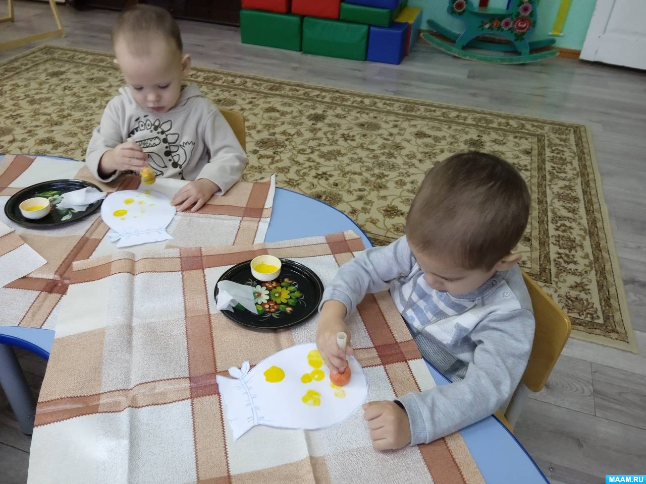 Конспект занятия по рисованию поролоновым тампоном во второй группе ...