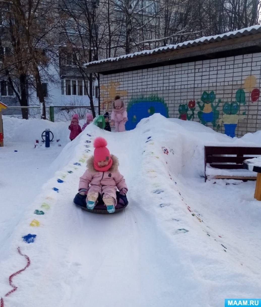 Фото №17 Снежный городок могут посещать дети всех возрастных групп так как все постройки безопасны