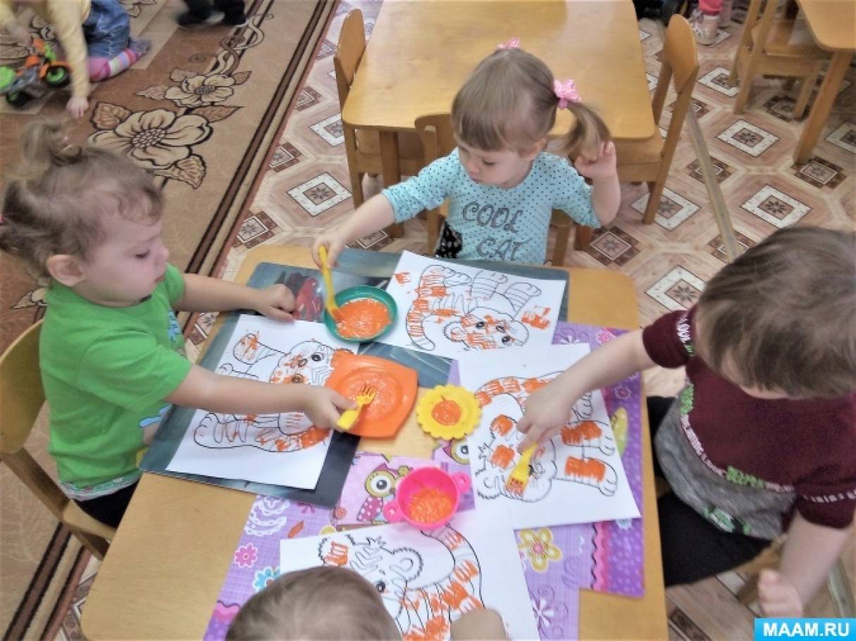 Рисование с использованием нетрадиционной техники в группе раннего возраста «Полосатый тигр»