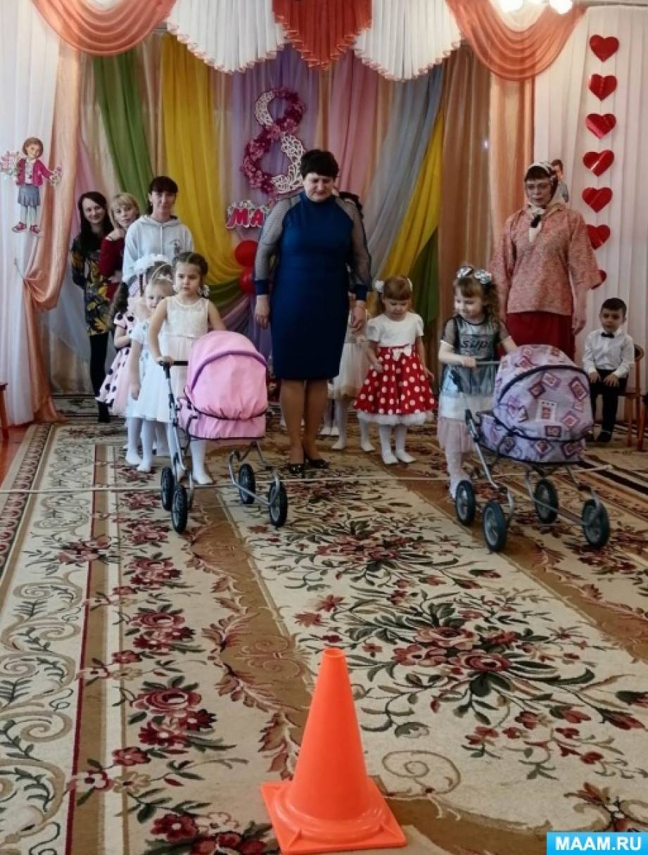 Смотреть фотографию №5 Фото №5 Мамы и бабушки пришли на праздник нарядные взволнованные красивые