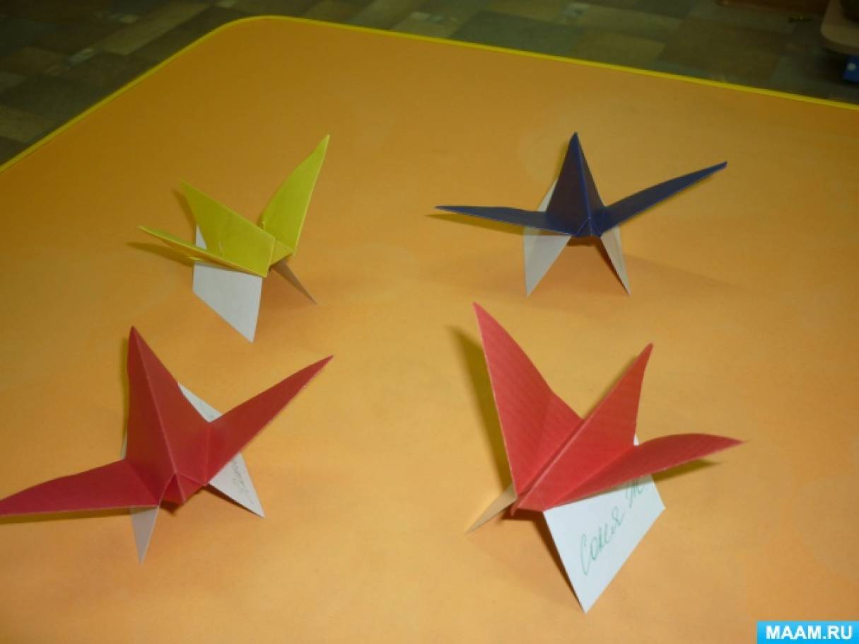 Конструирование тема перелетные птицы. Оригами птица средняя группа. Оригами птица в старшей группе. Оригами на тему перелетные птицы старшая группа. Оригами птичка средняя группа.