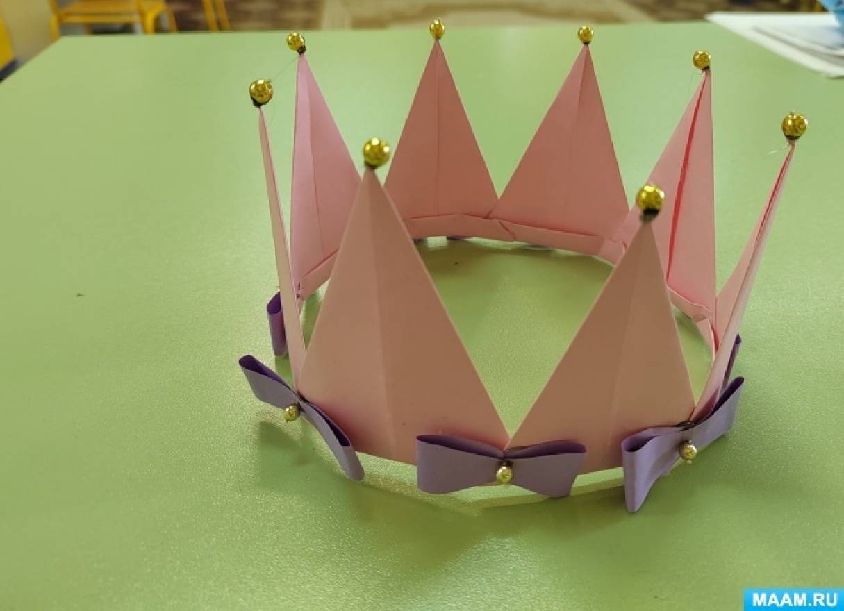 Мастер-класс по изготовлению поделки из картона «Корона для принцессы или принца»