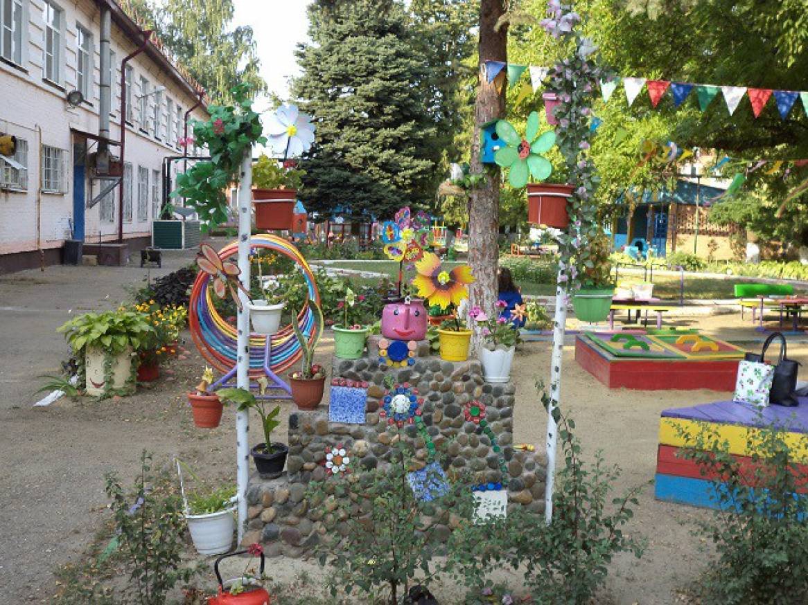 Фото №19 Кроме гномиков в городке живут еще Лимончик с Арбузиком