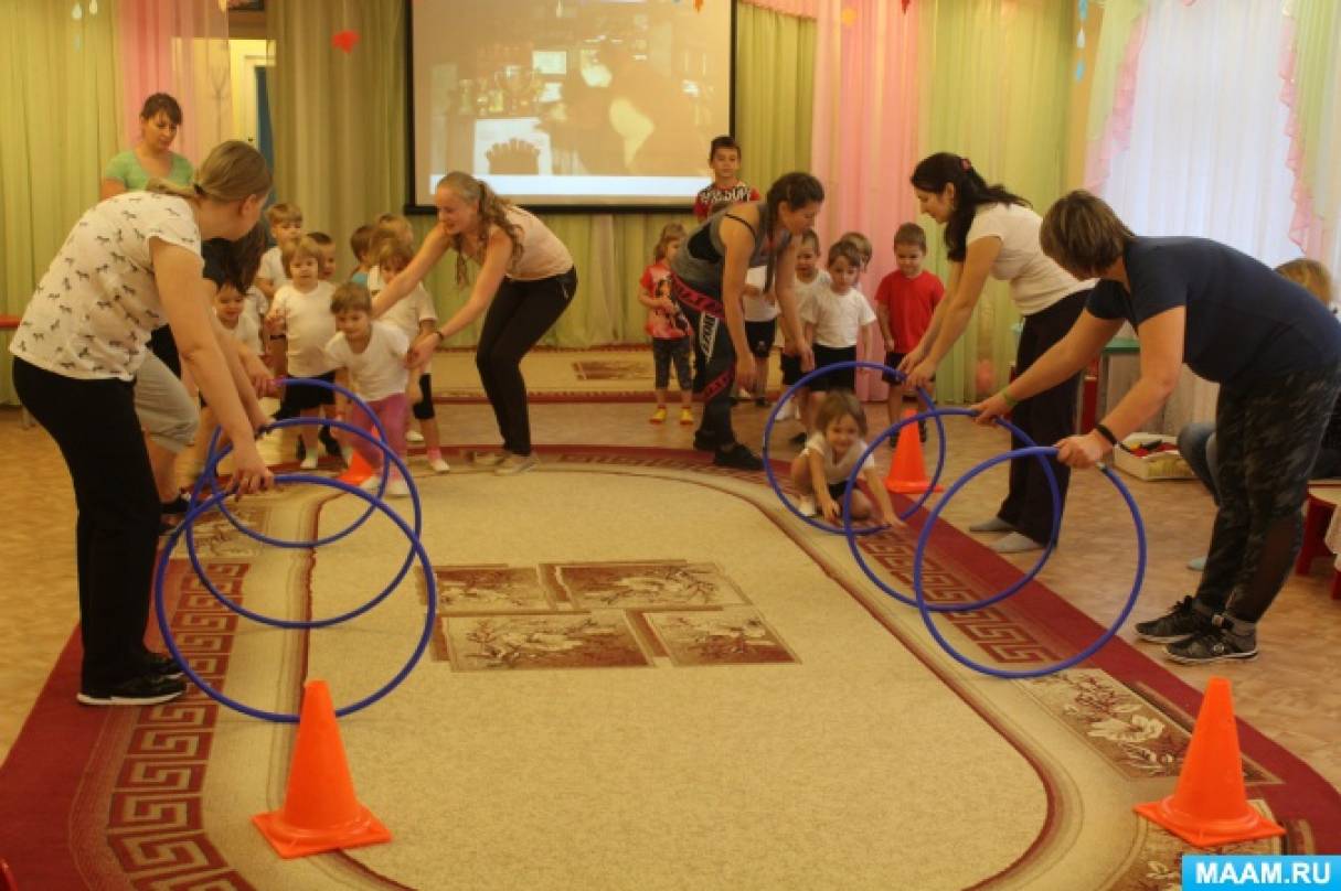 Сценарий спортивный с родителями. Спортивный досуг в детском саду. Спортивное развлечение в детском саду. Спортивный досуг с родителями в ДОУ. Физкультурные праздники в ДОУ.