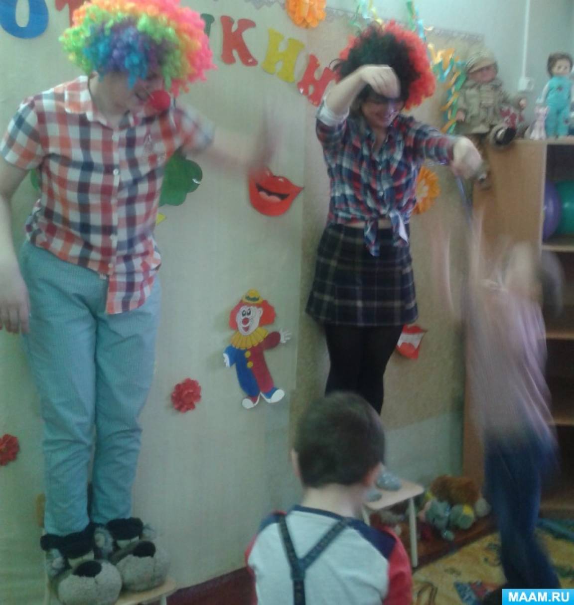 апреля сценарий. сценарий о дне смеха для детей. фотоотчет день смеха в 2 младшая группа. 1 апреля праздник в детском саду. апреля сценарий.