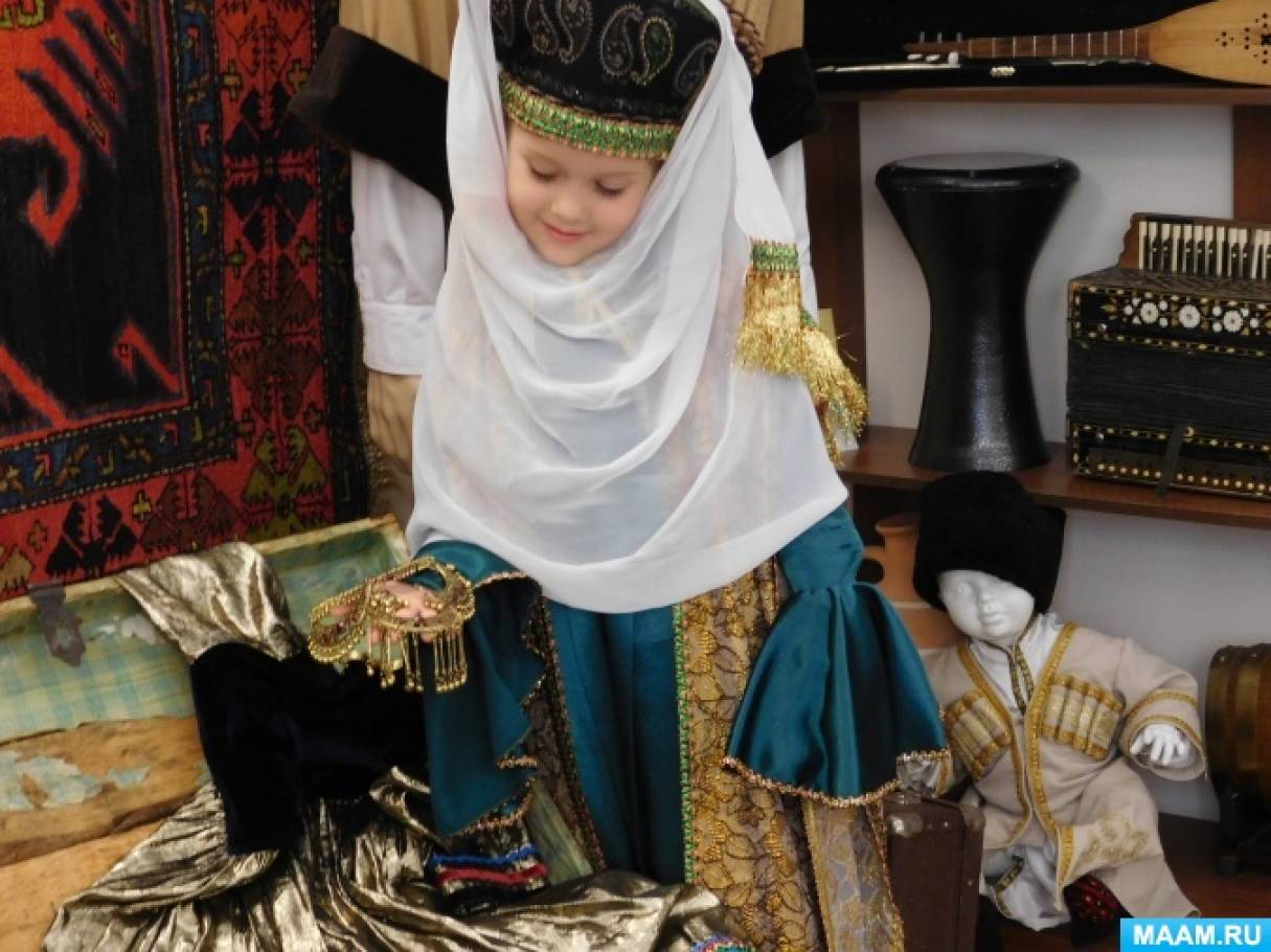 Фотозарисовка о рождении нового праздника «День чудесного сундучка» Фото Фотозарисовка о рождении нового праздника «День чудесного сундучка»