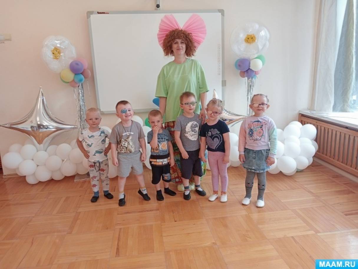 Фотоотчет о празднике «Здравствуй, лето!» в детском саду для детей с нарушением зрения