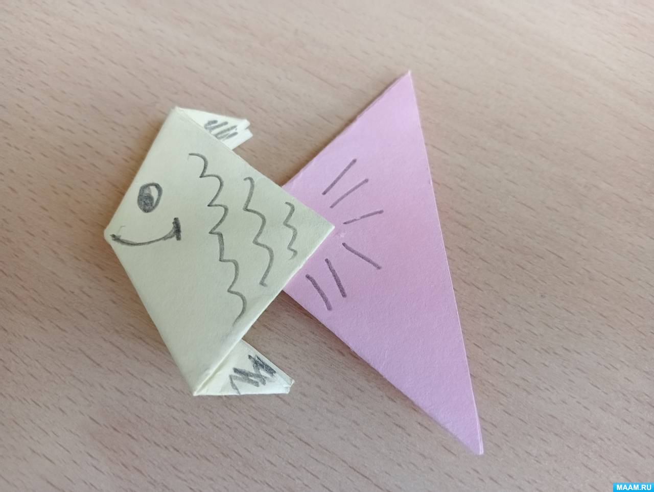 Простая оригами рыбка для детей