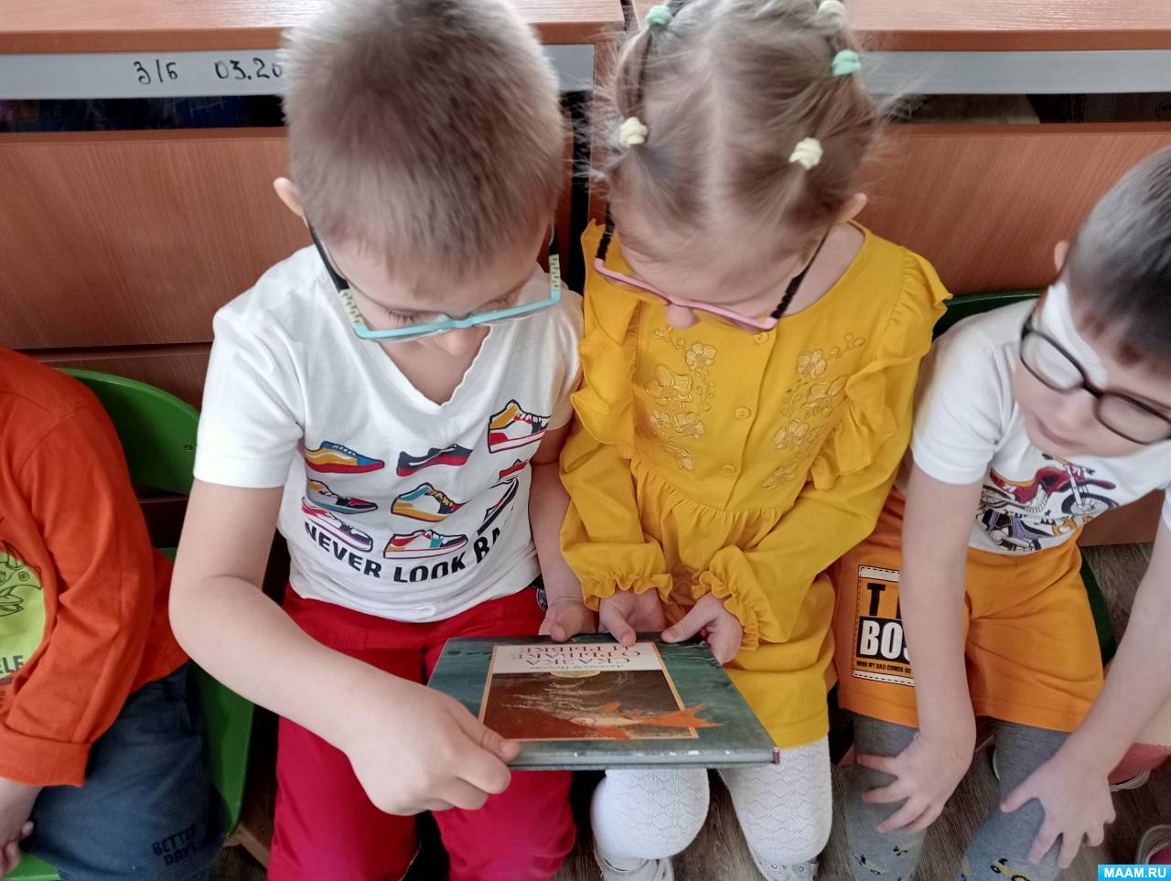 сообщества детей. много детей. дети веселятся. дети дошкольники. детская группа.