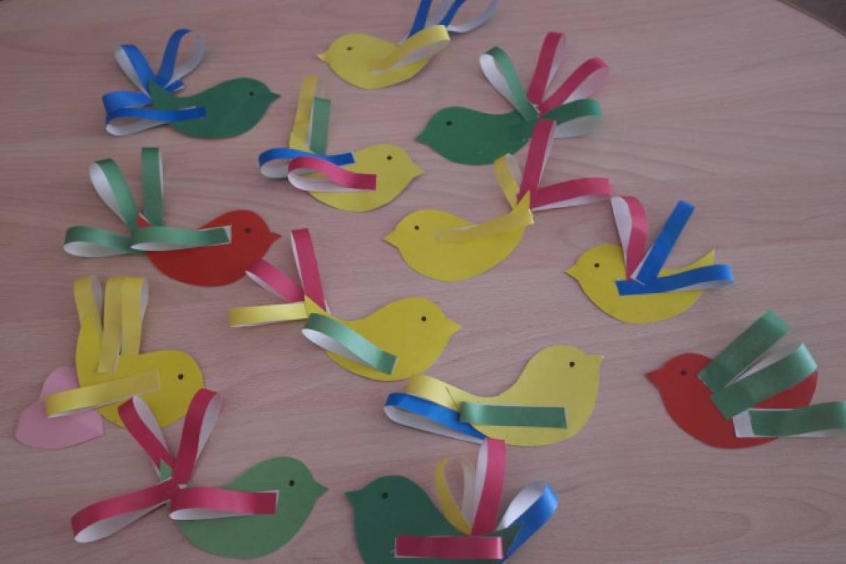Занятие день птиц в детском саду. Поделки с детьми средней группы. Поделка птичка. Поделки во второй младшей группе. Художественное конструирование птицы.