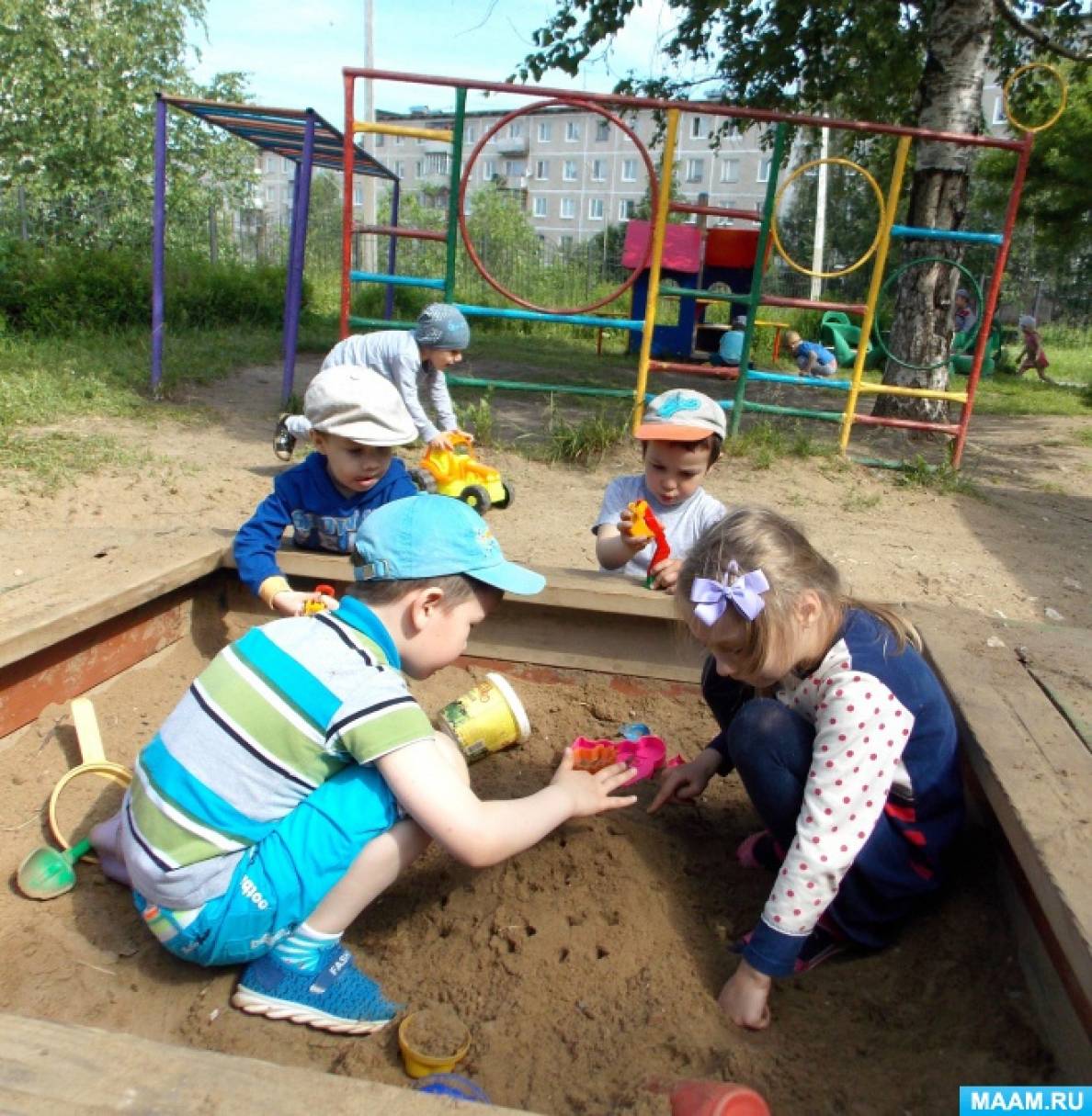 Смотреть фотографию №32 Фото №32 и работах оформленных в альбомы Полезные жители лесных массивов аппликационные работы выполненные совместно с дошкольниками Представители мира насекомых раскраски для дошкольников