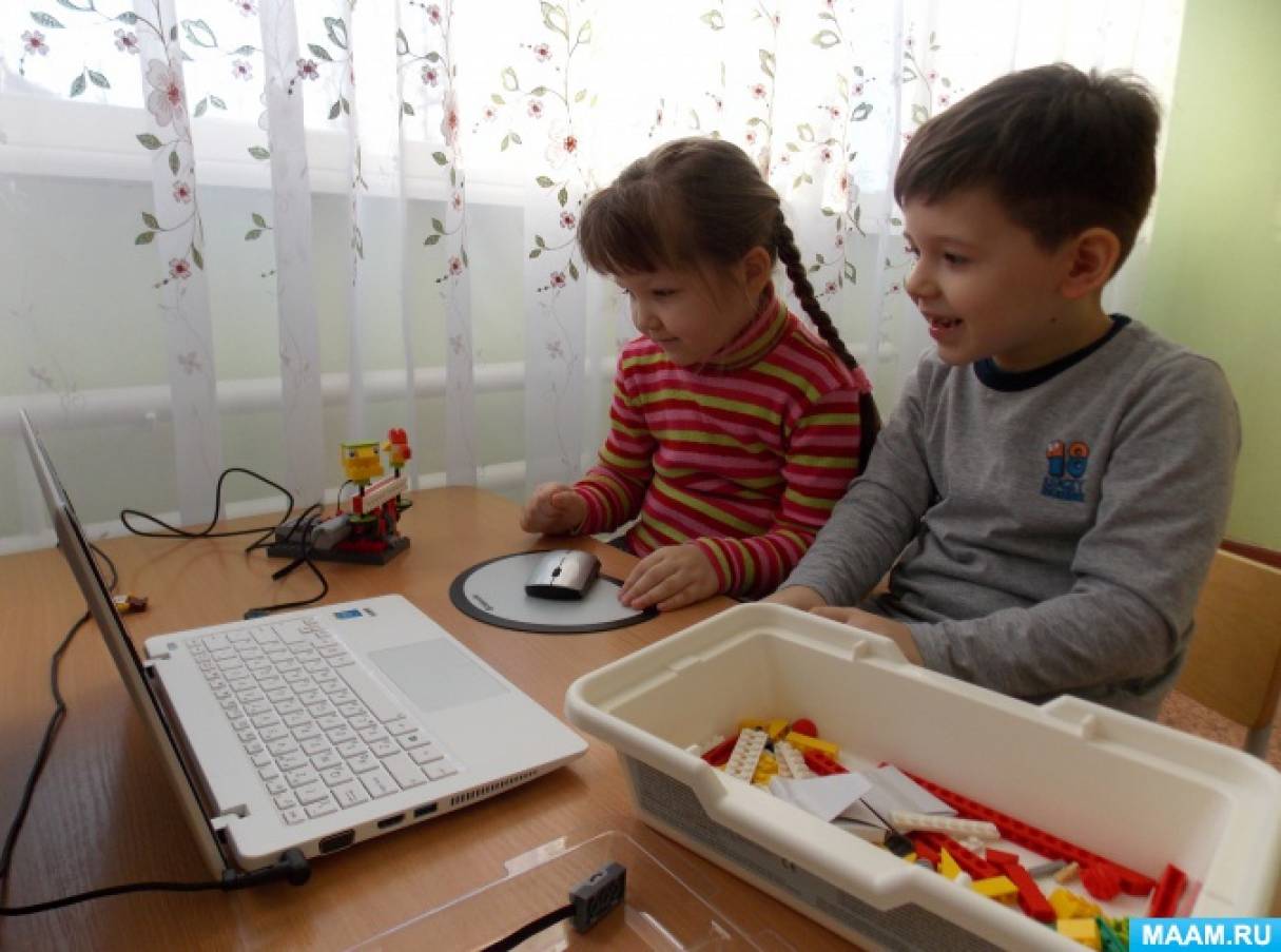 дети дошкольного возраста. совместная деятельность старших дошкольников. совместные игры с детьми. старшие дошкольники. дети играют.