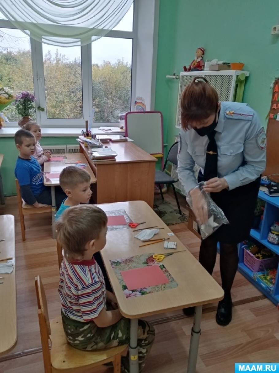 Фотоотчет встречи детей подготовительной группы с инспектором ГИБДД Фото Фотоотчет встречи детей подготовительной группы с инспектором ГИБДД