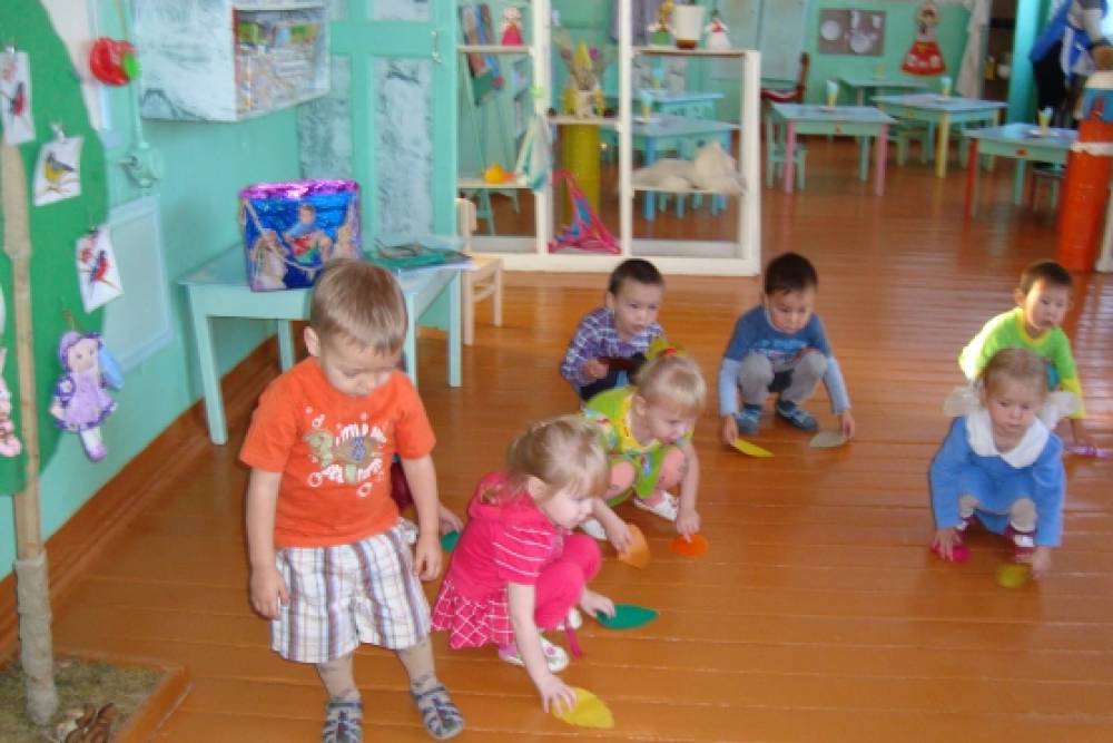 Фотоотчет по занятию разноцветная Карусель для детей.