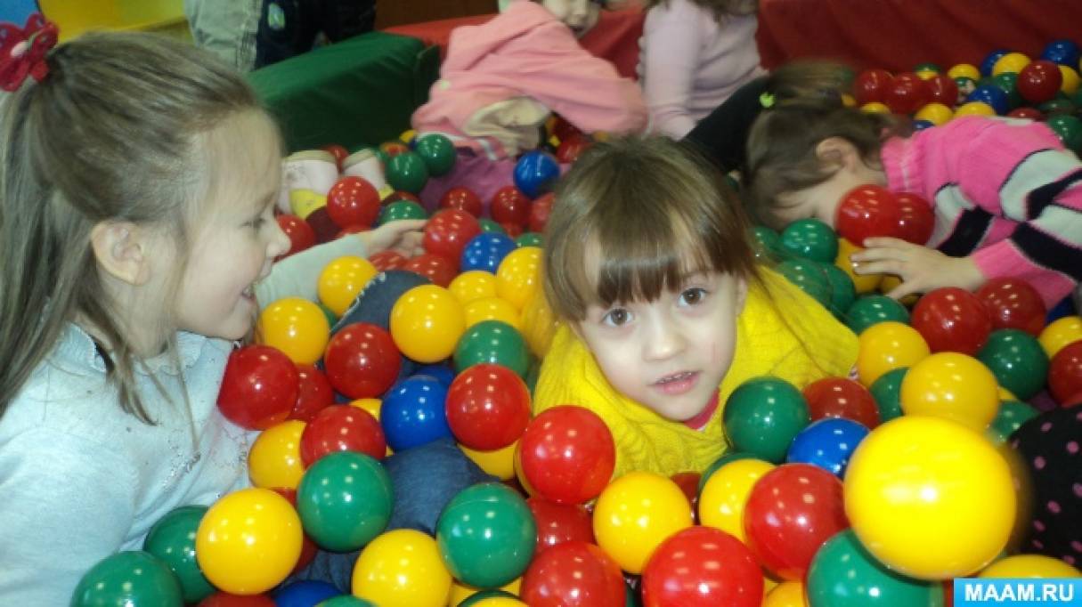 Чем полезен для детей бассейн с шариками