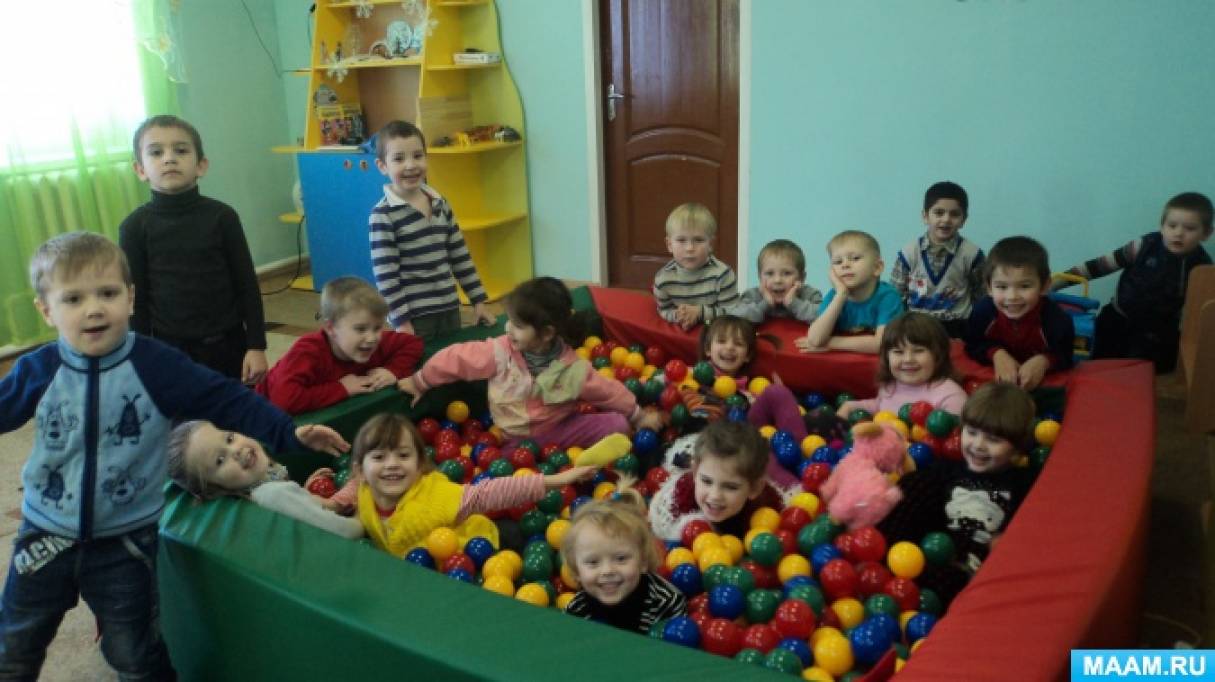 Чем полезен для детей бассейн с шариками