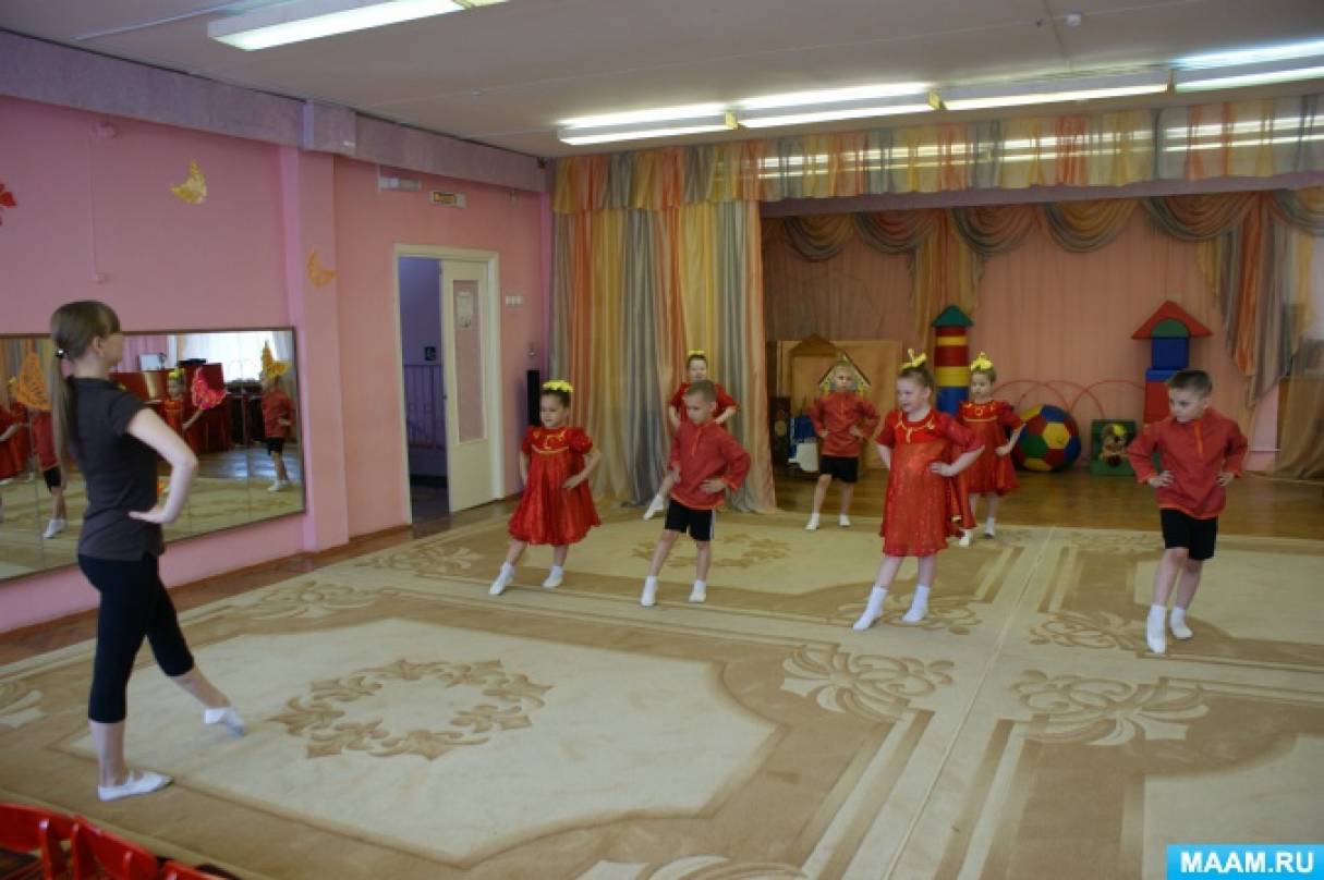 Дети танцуют в детском саду. Занятия хореографией в детском саду. Танец встанем в детском саду. Детский сад 3.
