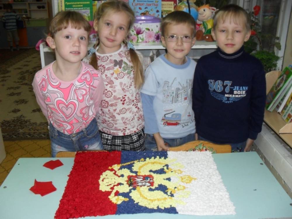 Смотреть фотографию №4 Фото №4 Их необходимо разрезать по сгибам и еще на части чтобы шарики из них получались не очень крупными