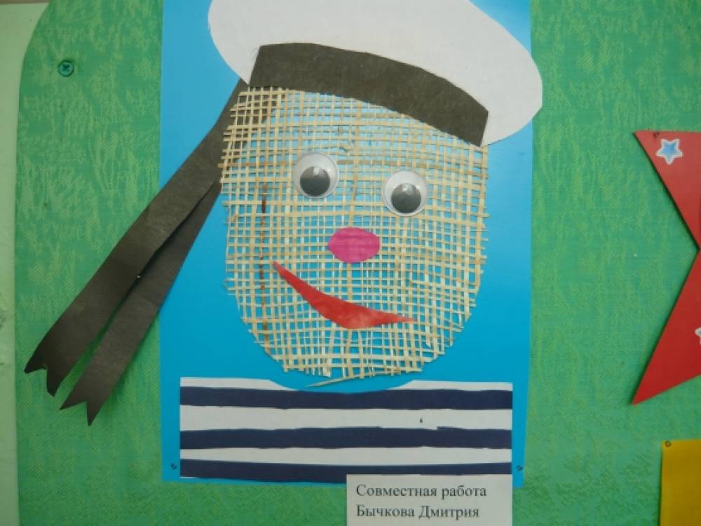 Подарки для пап в средней группе. Вероника лесневская два чуда для папы мороза слушать бесплатно. Поделка десантник на 23 февраля в детский сад. Два чуда для папы мороза. Подарки для пап в детском саду.