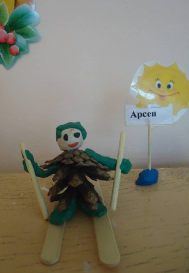 лепка спортсмены. лепка зимние виды спорта средняя группа. лепка на тему спорт в подготовительной группе. лепка зимние виды спорта старшая группа. лепка лыжник старшая группа.