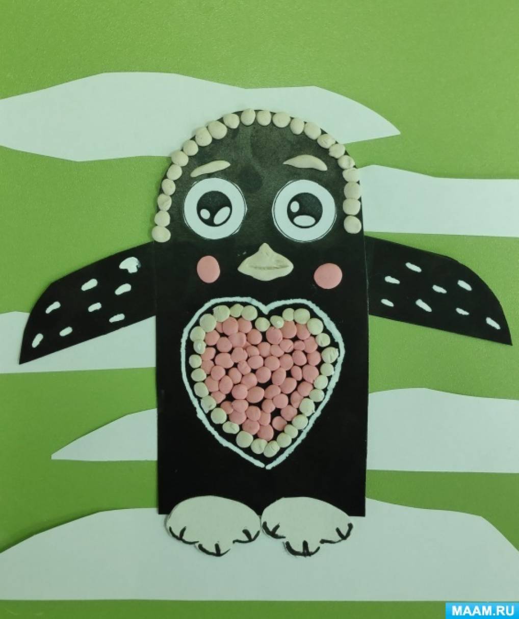Детский мастер-класс «Поделка из картона с элементами пластилинографии «Пингвин с сердечком» к Дню пингвина на МAAM