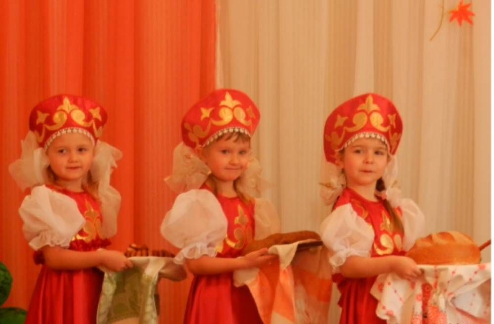 Музыкально-поэтическая композиция для детей старшей группы «В России снова осень золотая» Фото Музыкально-поэтическая композиция для детей старшей группы «В России снова осень золотая»