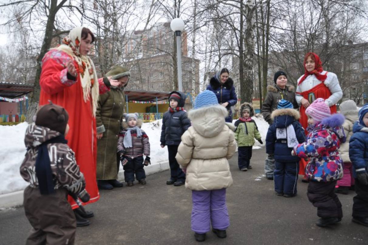 Совместный досуг детей и родителей первой младшей группы «Масленица» Фото Совместный досуг детей и родителей первой младшей группы «Масленица»