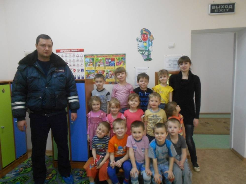 Смотреть фотографию №31 Фото №31 В музыкальном зале это костюмерная