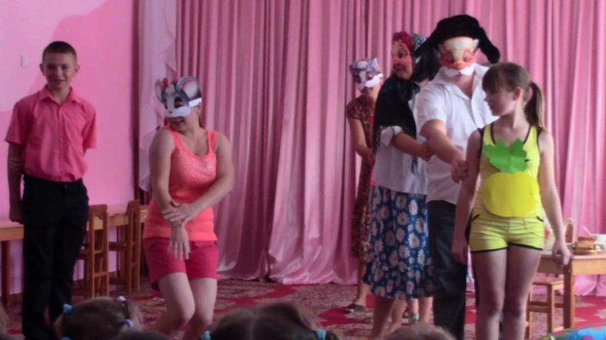 Смотреть фотографию №2 Фото №2 Воспитатель В этой сказке дедка есть бабушка и внучка
