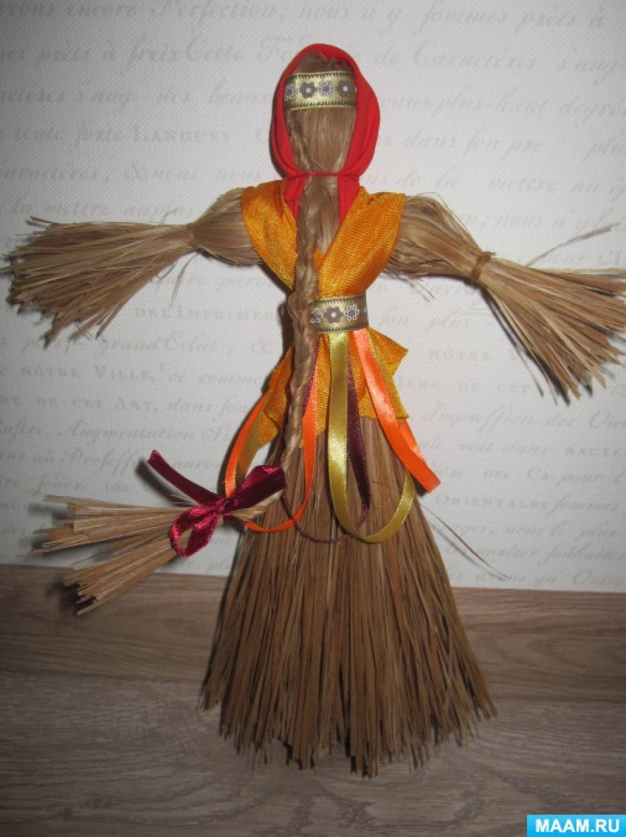 Чучело масленицы из веника. Соломенная кукла из веника. Соломенная кукла масленица. Чучело из веника. Кукла масленица из веника.