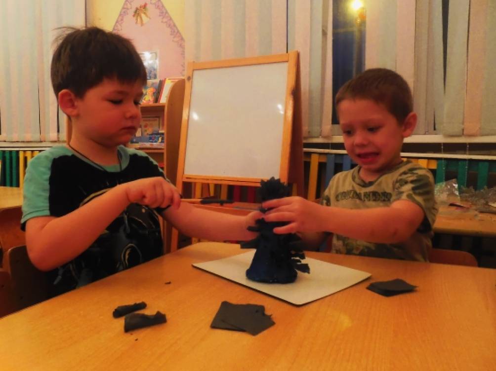 «Елочка-елка». Коллективная поделка Фото «Елочка-елка». Коллективная поделка