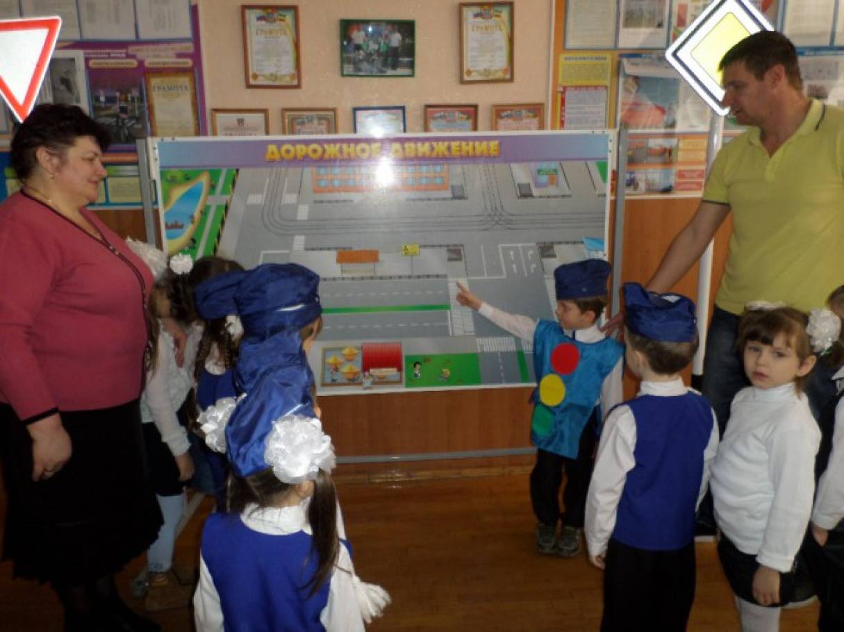 detsad 139785 1457801469 безопасность на дорогах ради безопасности жизни уголок